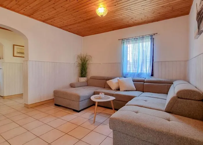 Sv. Ivan بيت للعطل أوماغ