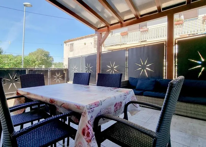 Sv. Ivan بيت للعطل أوماغ